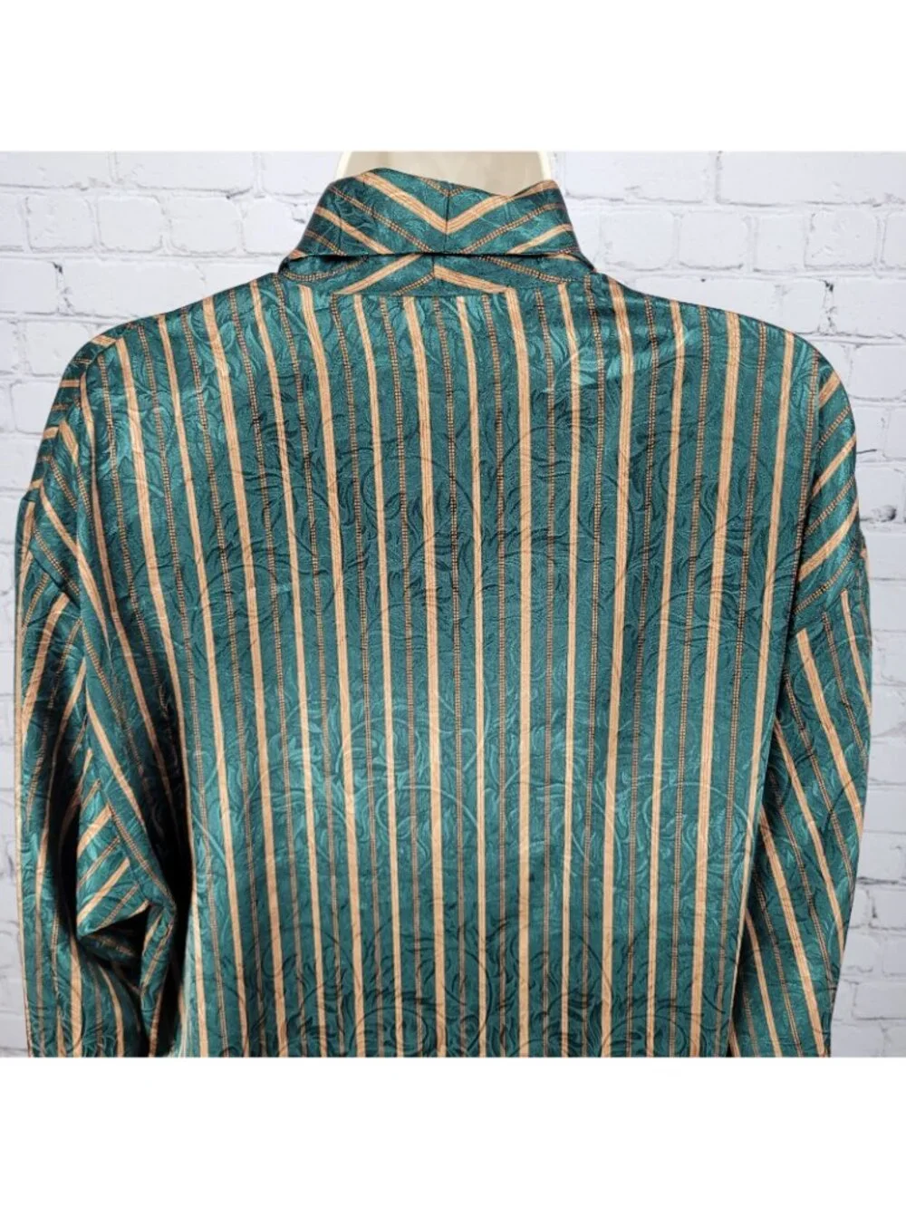 Victoria's Secret Green Satin Lightweight Pockets Long Sleeve Robe Size XS/S